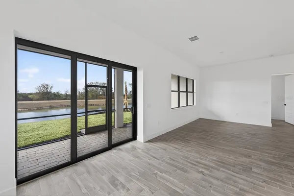 $5,900 | 19111 Fox Lndg Place, Lakewood Ranch, FL 34211