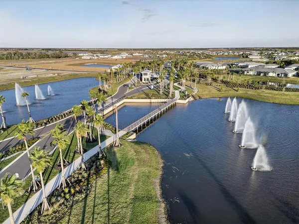 $5,900 | 19111 Fox Lndg Place, Lakewood Ranch, FL 34211