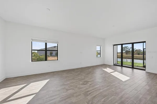 $5,900 | 19111 Fox Lndg Place, Lakewood Ranch, FL 34211