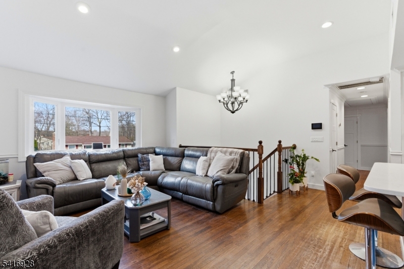 14 Cindy Lane Oak Ridge, NJ 07438 - Photo 3 of 32