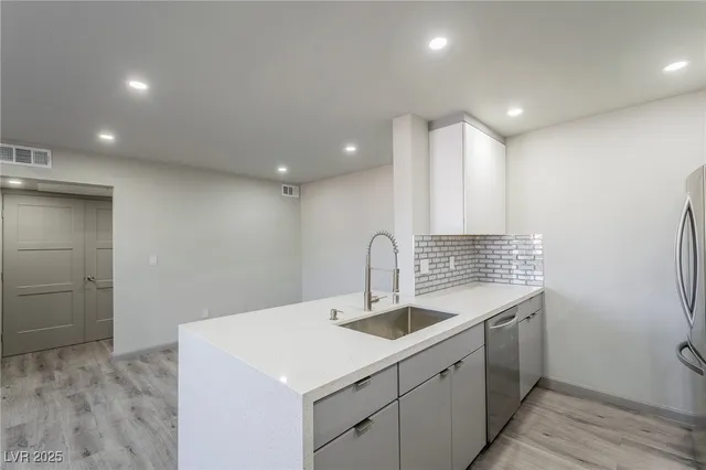 $1,490 | 8101 West Flamingo Road, Unit 2153, Las Vegas, NV 89147