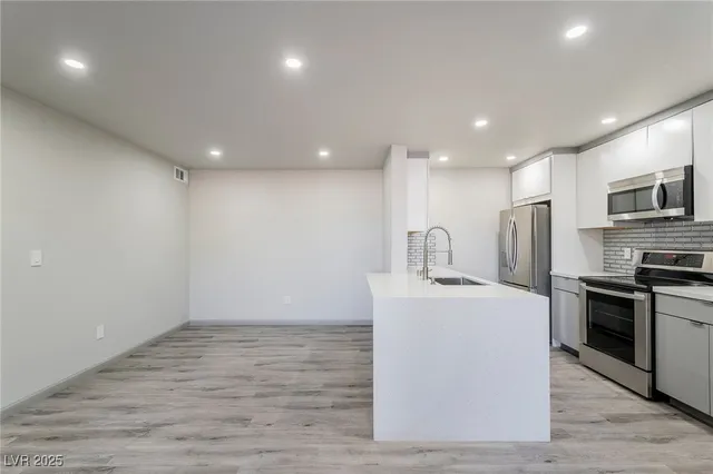 $1,490 | 8101 West Flamingo Road, Unit 2153, Las Vegas, NV 89147