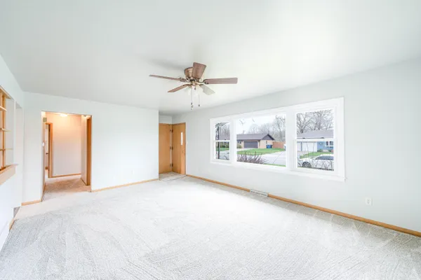 $2,200 | 401 Michele Avenue, Crown Point, IN 46307