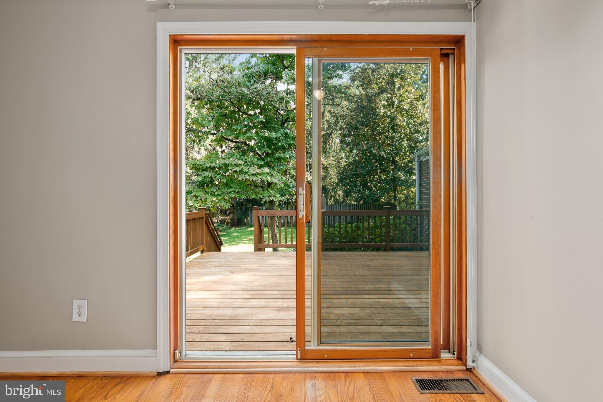 10201 Sutherland Road Silver Spring, MD 20901 - Photo 20 of 47
