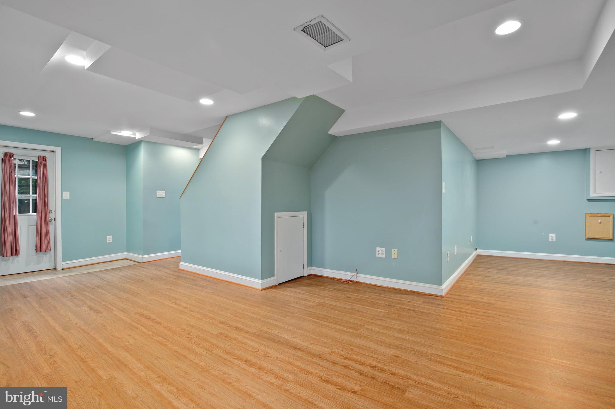 10201 Sutherland Road Silver Spring, MD 20901 - Photo 30 of 47