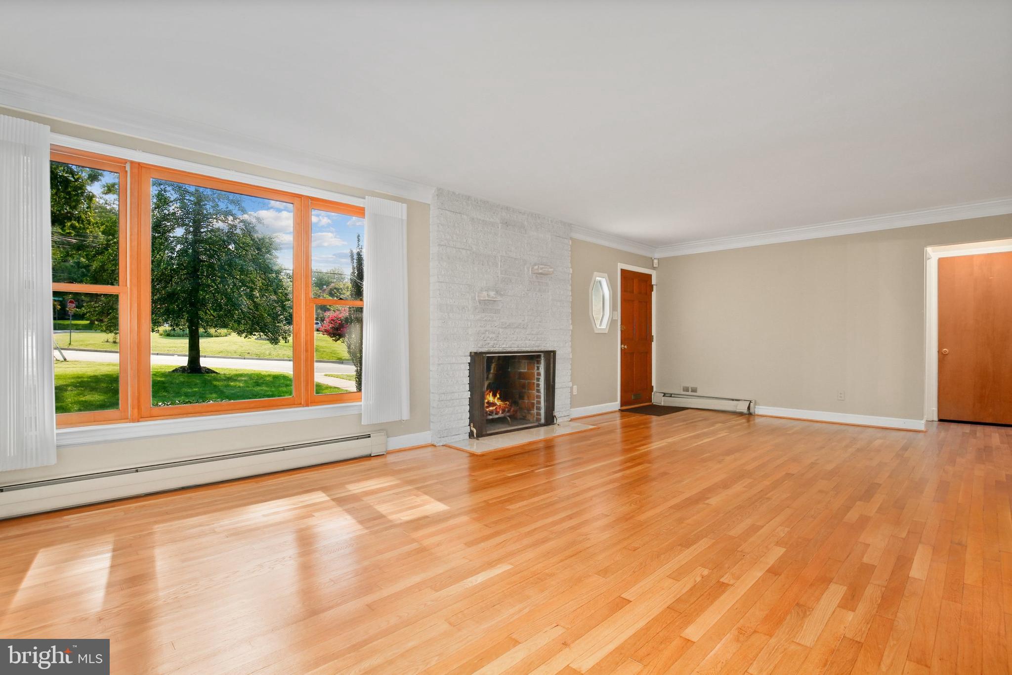 10201 Sutherland Road Silver Spring, MD 20901 - Photo 5 of 47