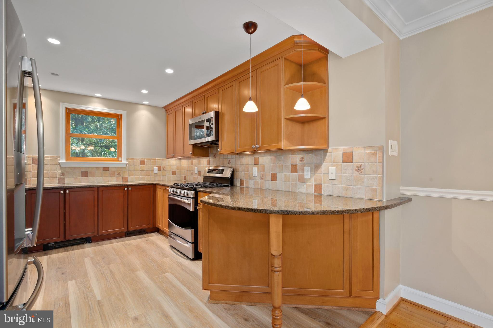 10201 Sutherland Road Silver Spring, MD 20901 - Photo 7 of 47
