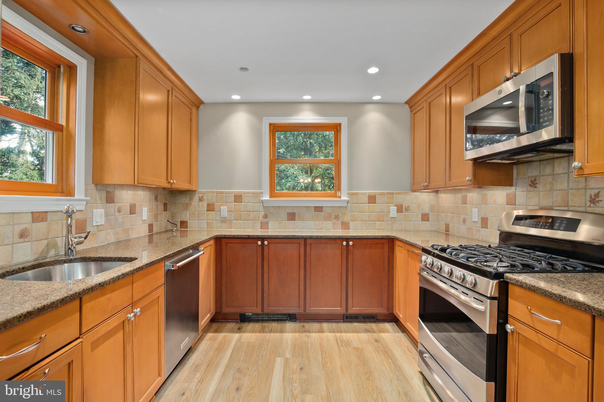10201 Sutherland Road Silver Spring, MD 20901 - Photo 8 of 47
