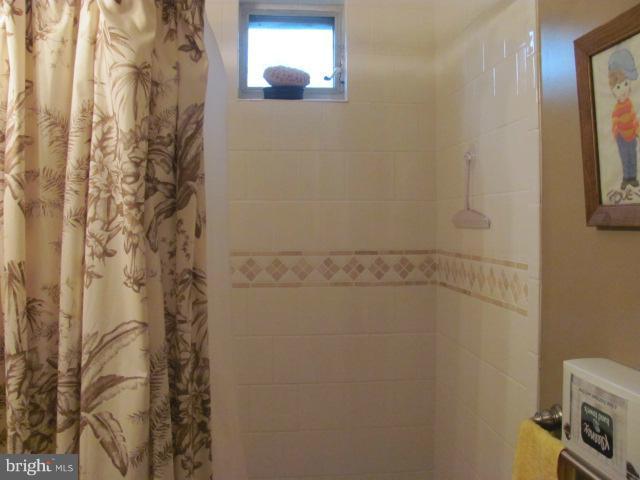 14728 Featherstone Road Woodbridge, VA 22191 - Photo 4 of 15 Bath