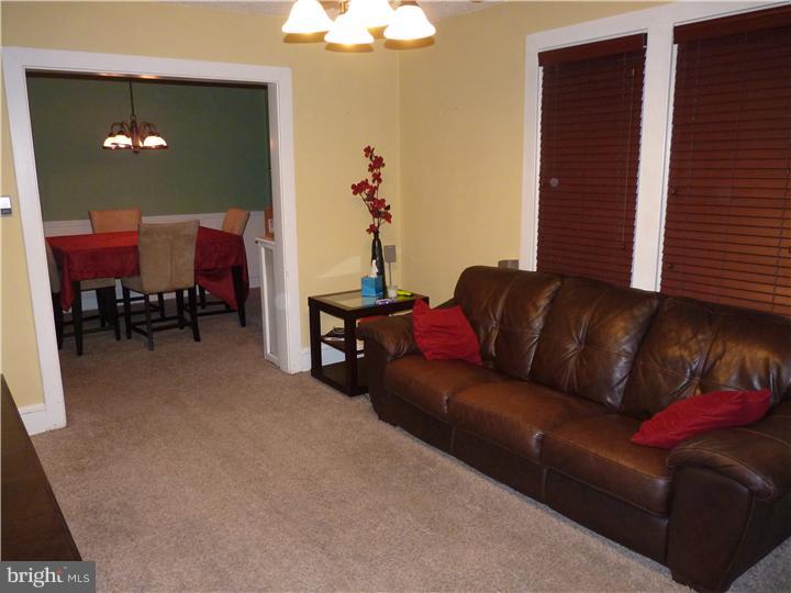 20 Mecray Lane Maple Shade, NJ 08052 - Photo 6 of 24 Living Room