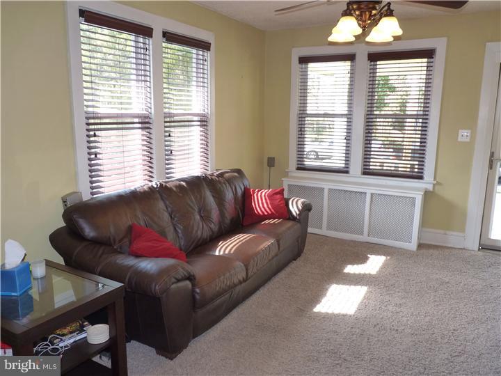 20 Mecray Lane Maple Shade, NJ 08052 - Photo 7 of 24 Living Room