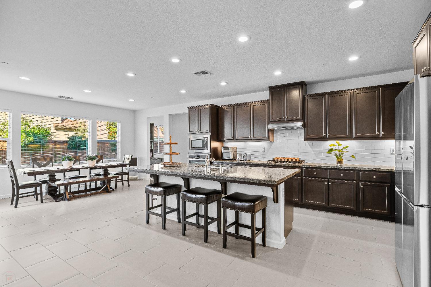 2305 Augusta Avenue Tracy, CA 95377 - Photo 19 of 91