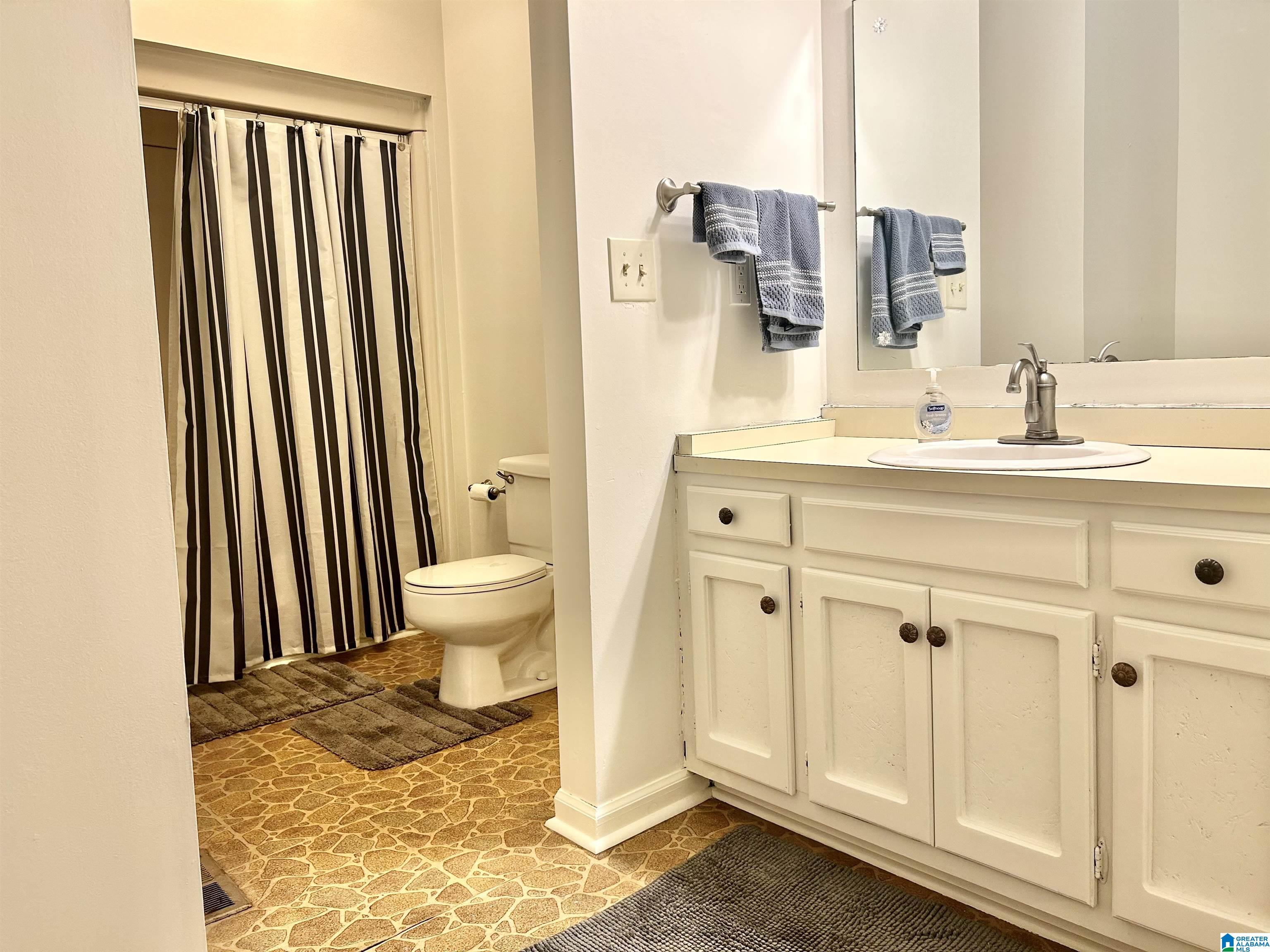 3990 South Shades Crest Road Birmingham, AL 35244 - Photo 10 of 18