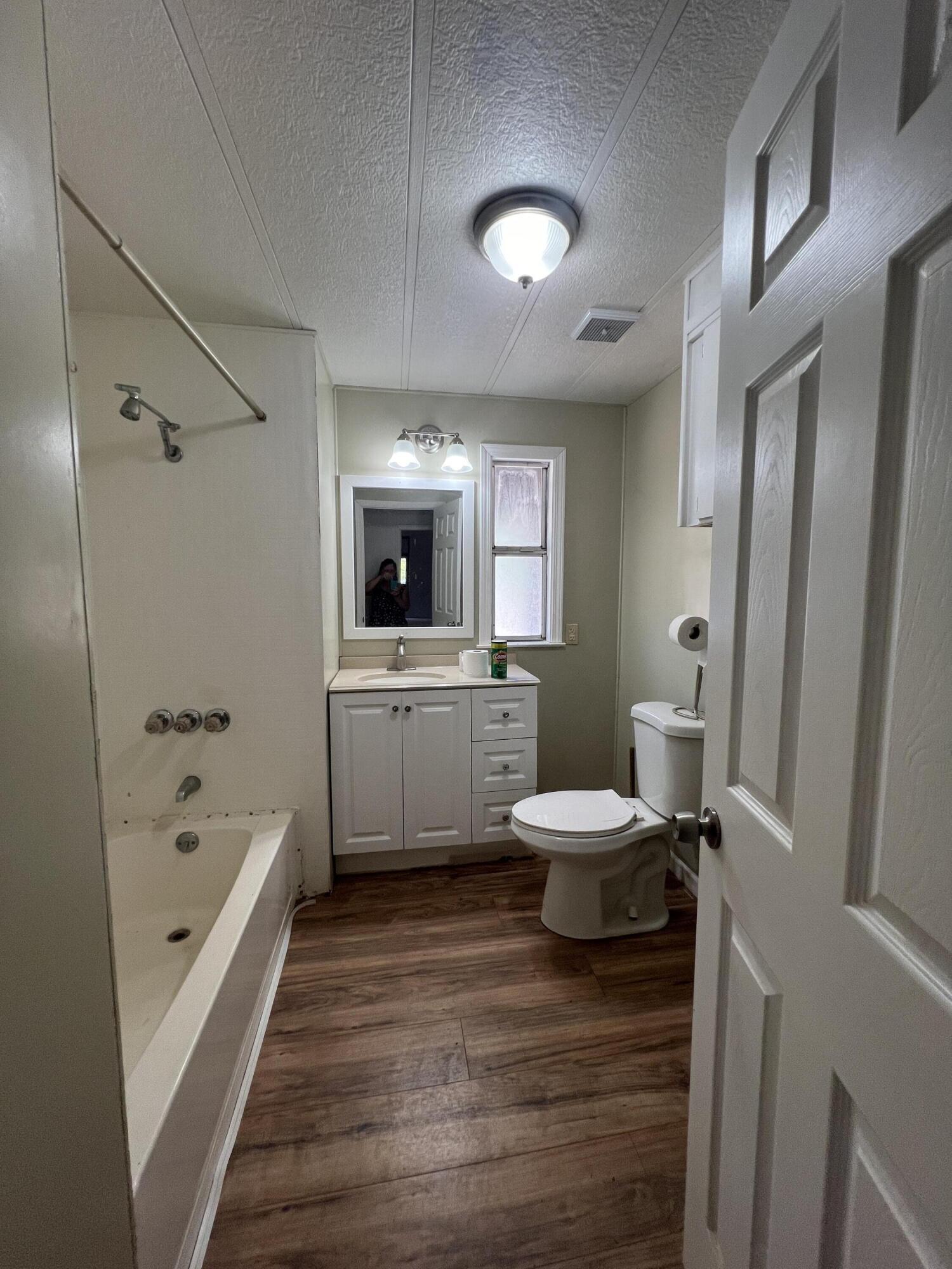511 Tucker Hill Road Douglas City, CA 96024 - Photo 11 of 41 Bath view