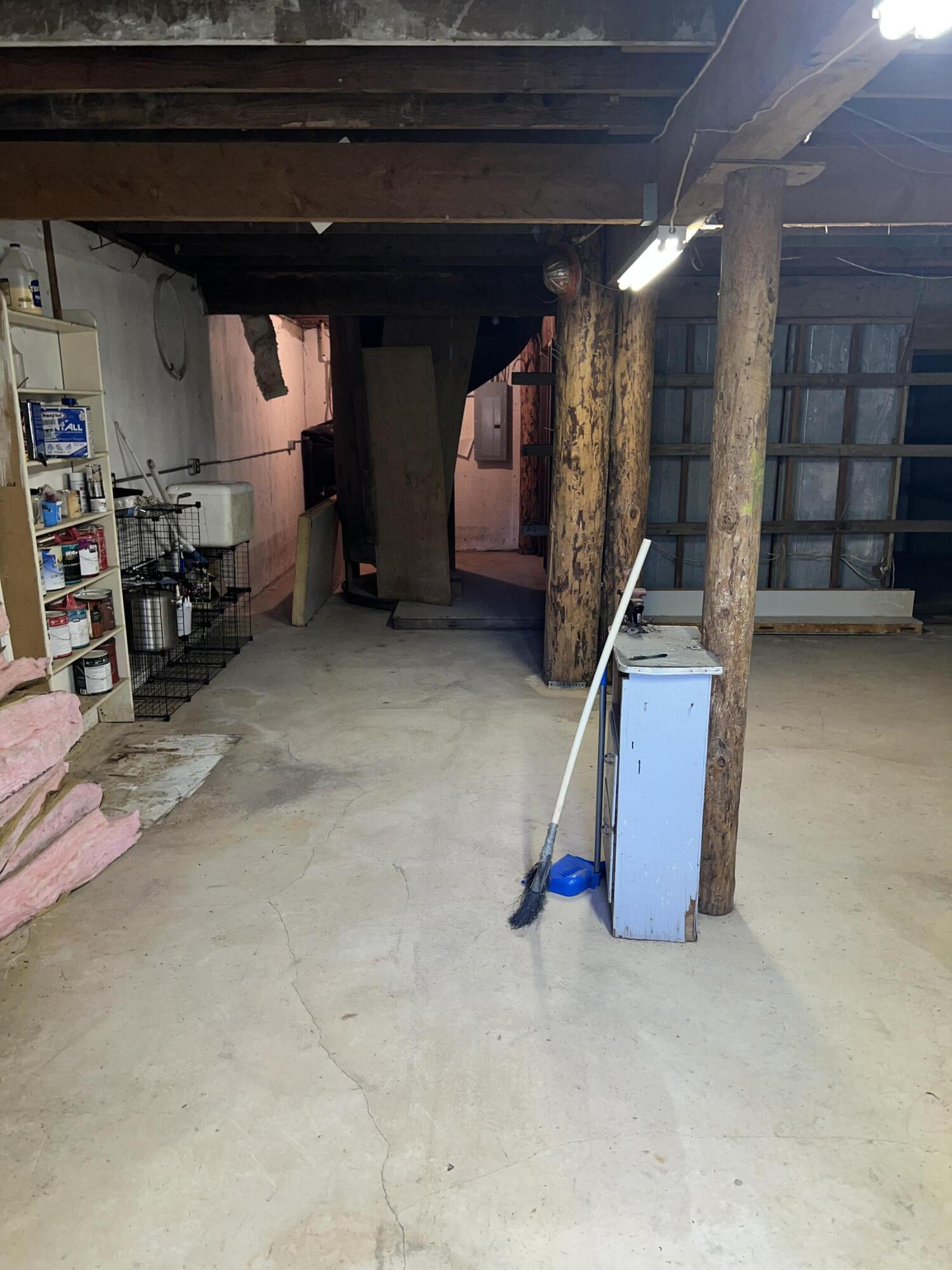 511 Tucker Hill Road Douglas City, CA 96024 - Photo 32 of 41 Basement