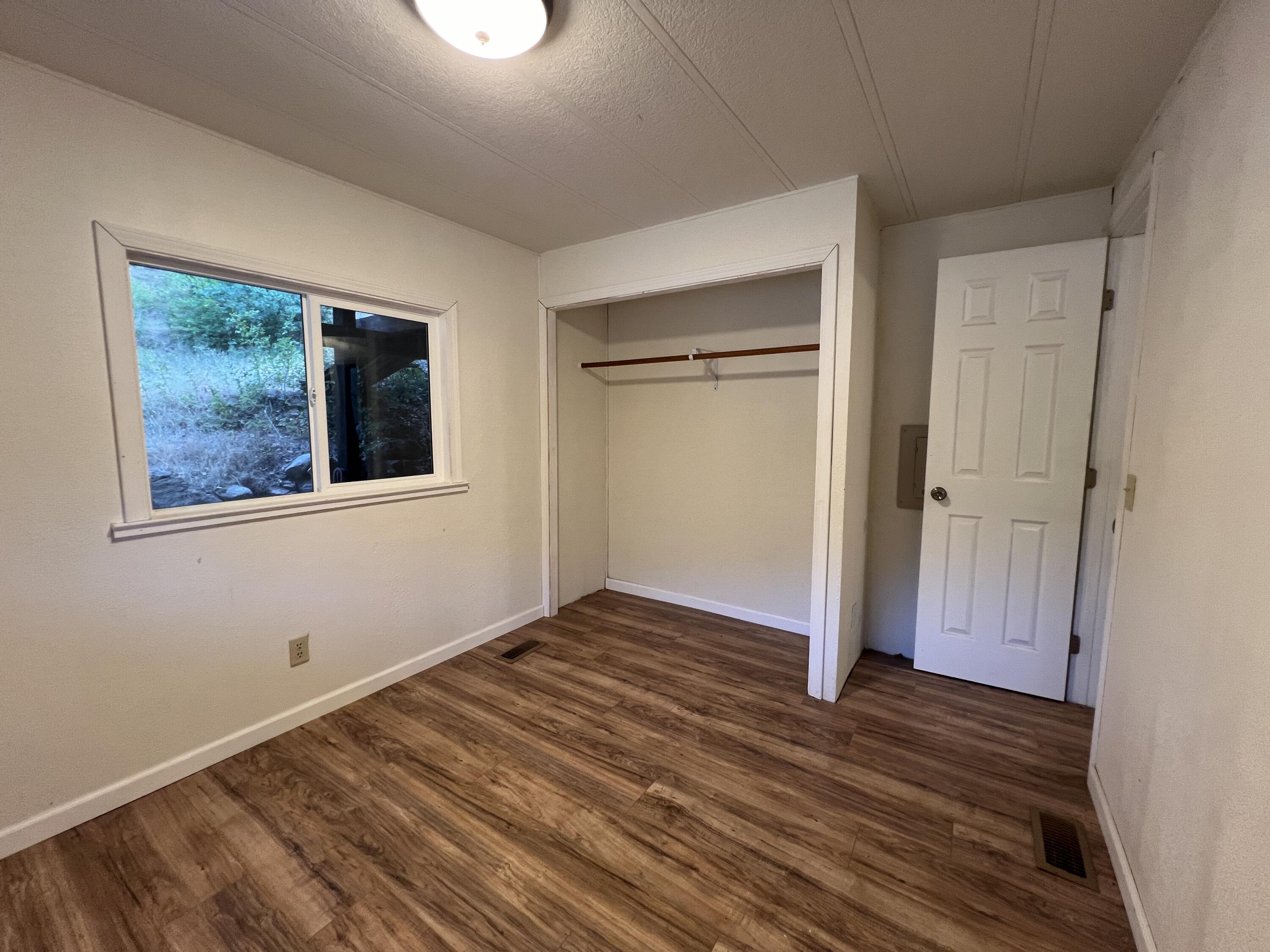511 Tucker Hill Road Douglas City, CA 96024 - Photo 10 of 41 Bedroom