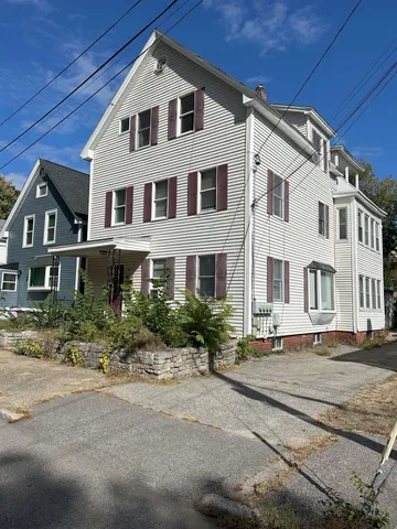 $1,950 | 381 Thornton Street, Unit 3, Manchester, NH 03102