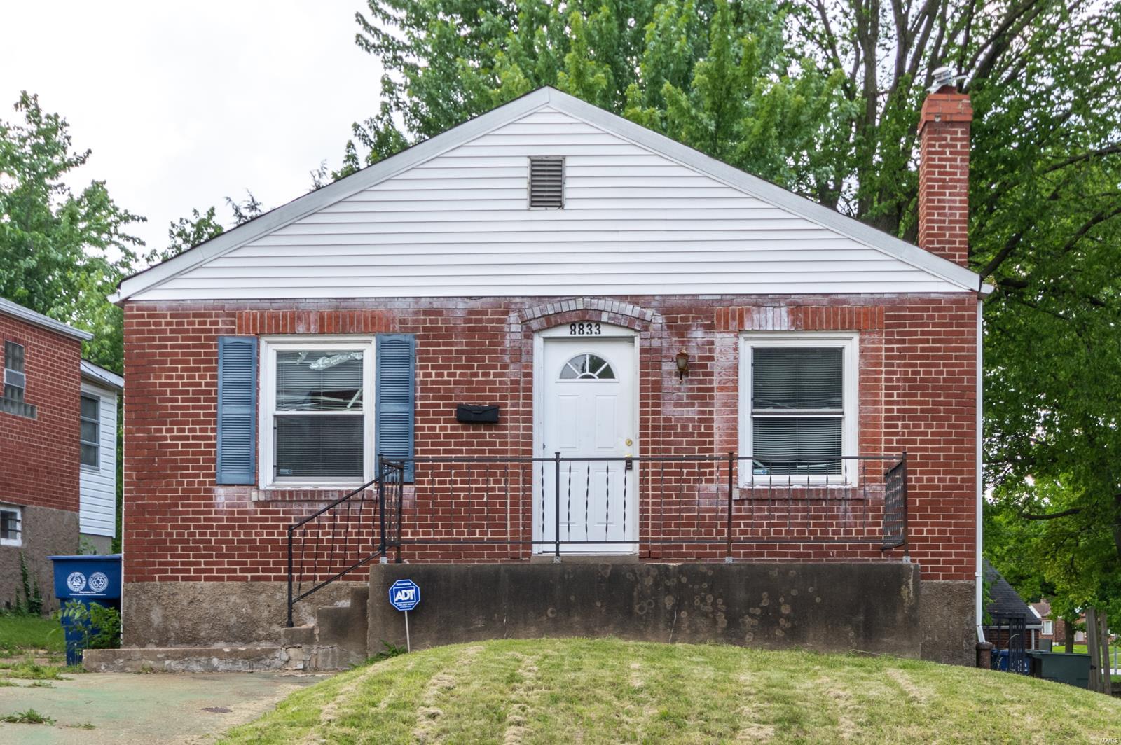 8833 Jordan Street St. Louis, MO 63147 - Photo 2 of 12