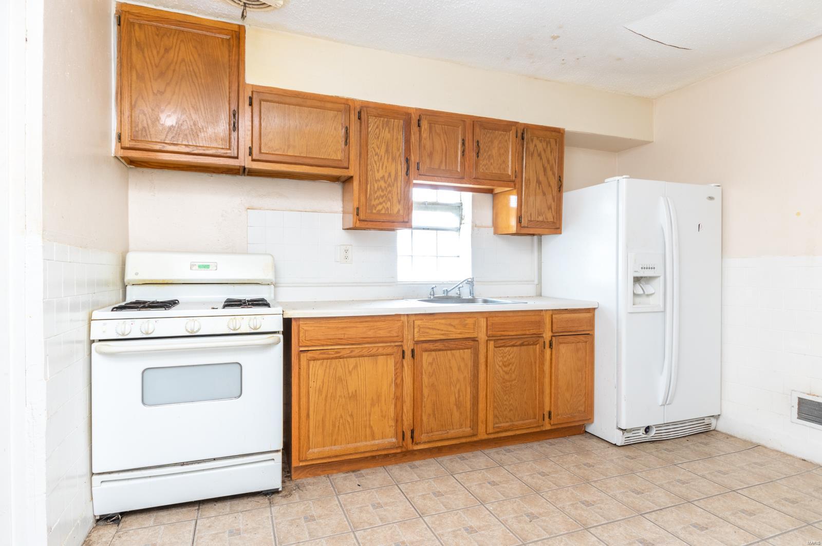 8833 Jordan Street St. Louis, MO 63147 - Photo 6 of 12
