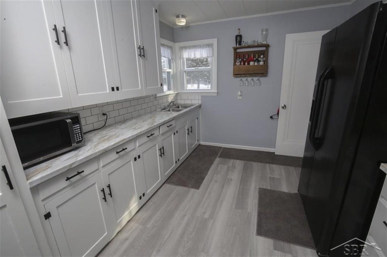 3144 East Stewart Road Midland, MI 48640 - Photo 7 of 23 50033193-6.JPG