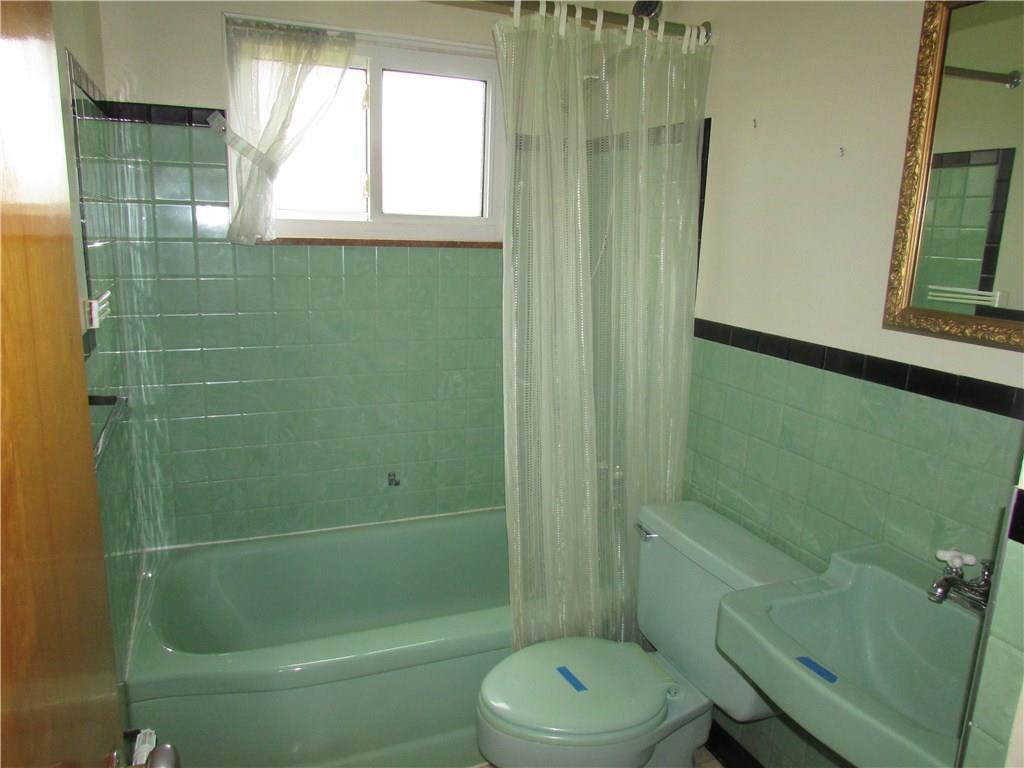 460 Livingston Road West Mifflin, PA 15122 - Photo 14 of 24 Full bath on main level