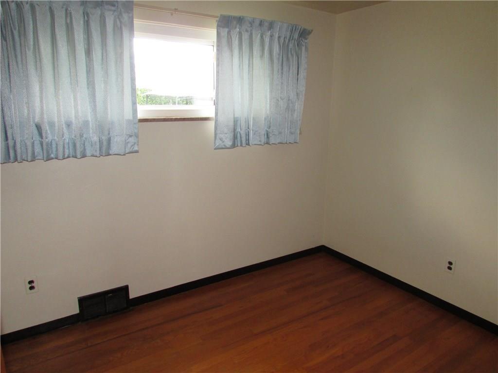 460 Livingston Road West Mifflin, PA 15122 - Photo 18 of 24 2nd Bedroom