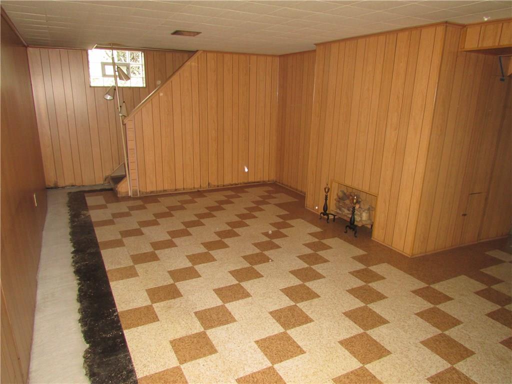 460 Livingston Road West Mifflin, PA 15122 - Photo 20 of 24 Game Room
