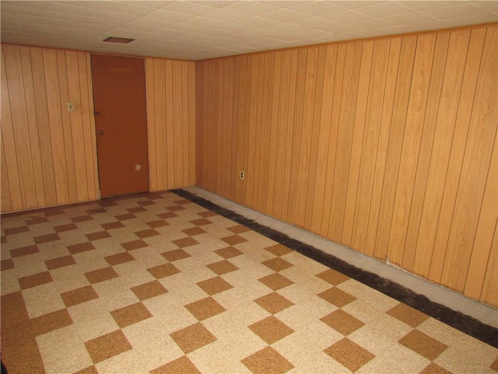 460 Livingston Road West Mifflin, PA 15122 - Photo 21 of 24 Game Room