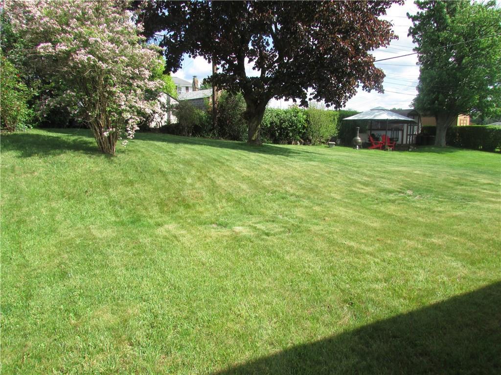 460 Livingston Road West Mifflin, PA 15122 - Photo 4 of 24 Great back yard