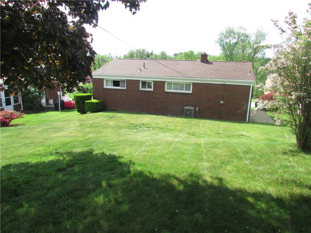 460 Livingston Road West Mifflin, PA 15122 - Photo 5 of 24 Back of house