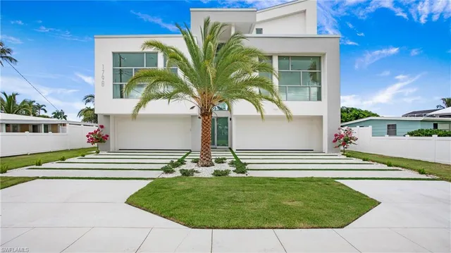 $3,999,999 | 1798 Holiday Lane, Naples, FL 34104