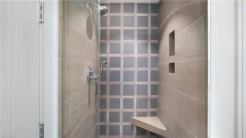 $3,999,999 | 1798 Holiday Lane, Naples, FL 34104