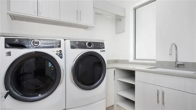 $3,999,999 | 1798 Holiday Lane, Naples, FL 34104