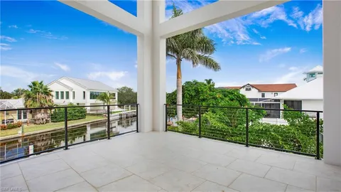 $3,999,999 | 1798 Holiday Lane, Naples, FL 34104