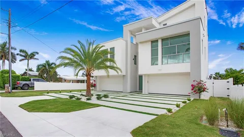 $3,999,999 | 1798 Holiday Lane, Naples, FL 34104