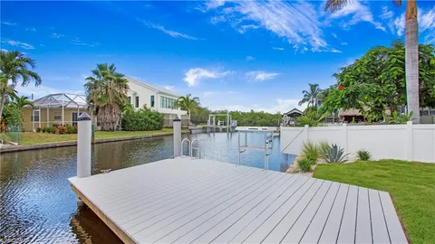 $3,999,999 | 1798 Holiday Lane, Naples, FL 34104