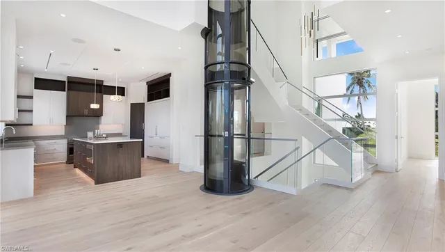 $3,999,999 | 1798 Holiday Lane, Naples, FL 34104