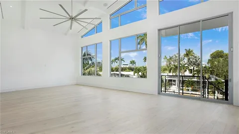 $3,999,999 | 1798 Holiday Lane, Naples, FL 34104