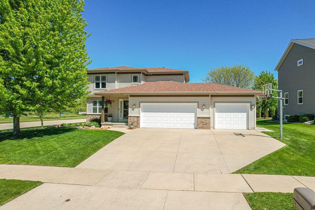 897 Sumac Street Oregon, WI 53575 - Photo 2 of 50
