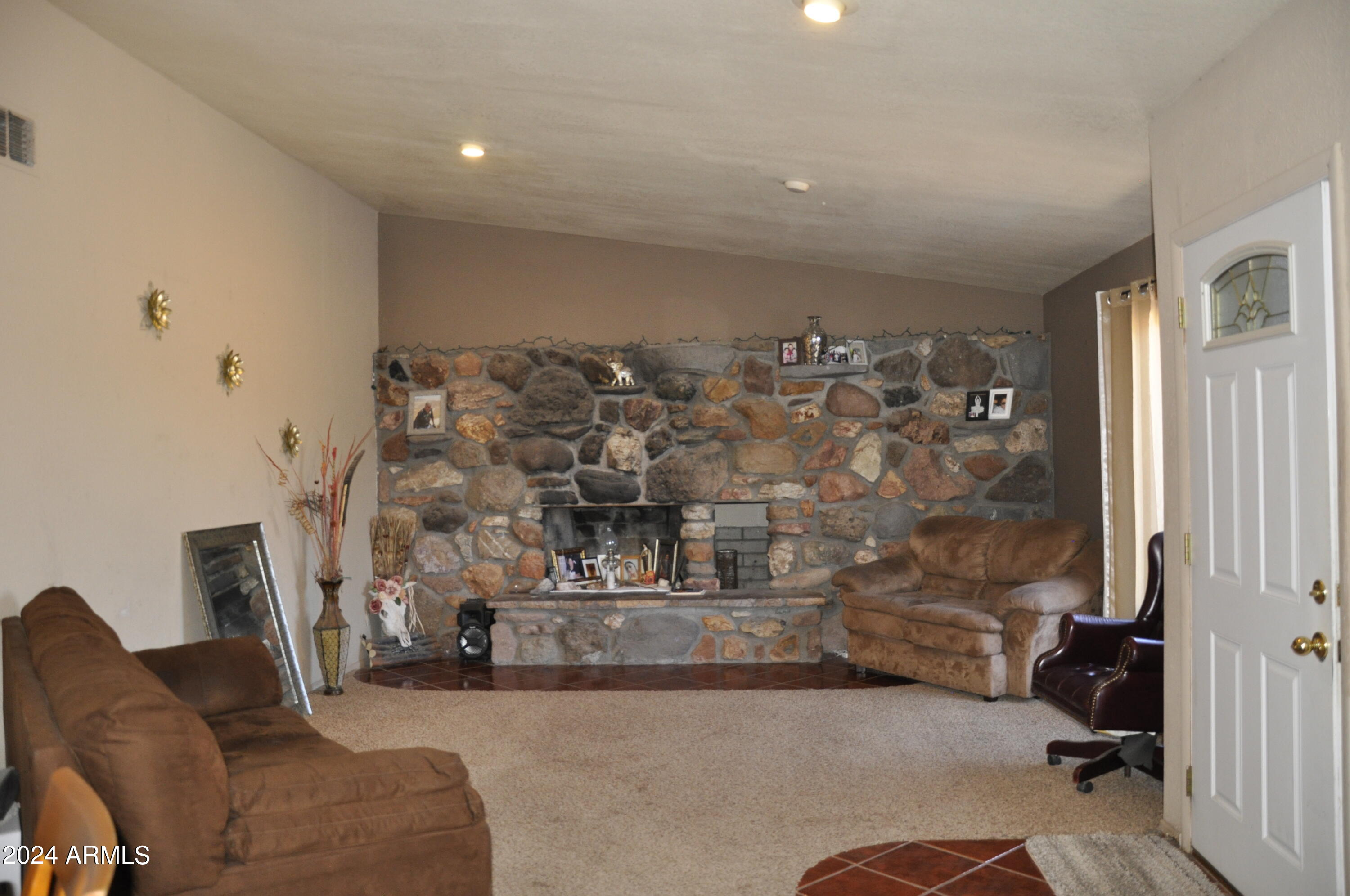 1405 11th Street Douglas, AZ 85607 - Photo 3 of 17 Living Room145