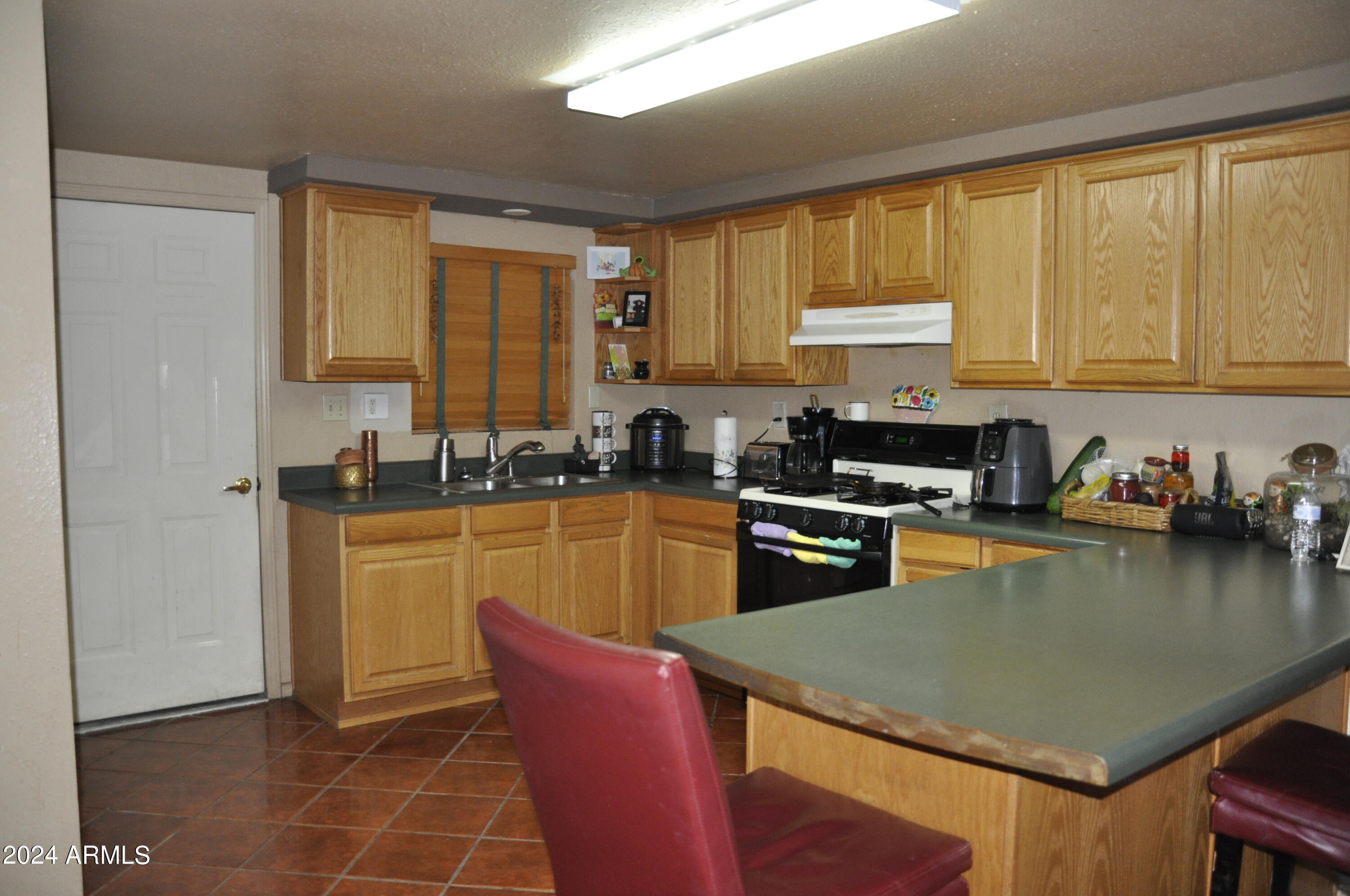 1405 11th Street Douglas, AZ 85607 - Photo 5 of 17 Kitchen148
