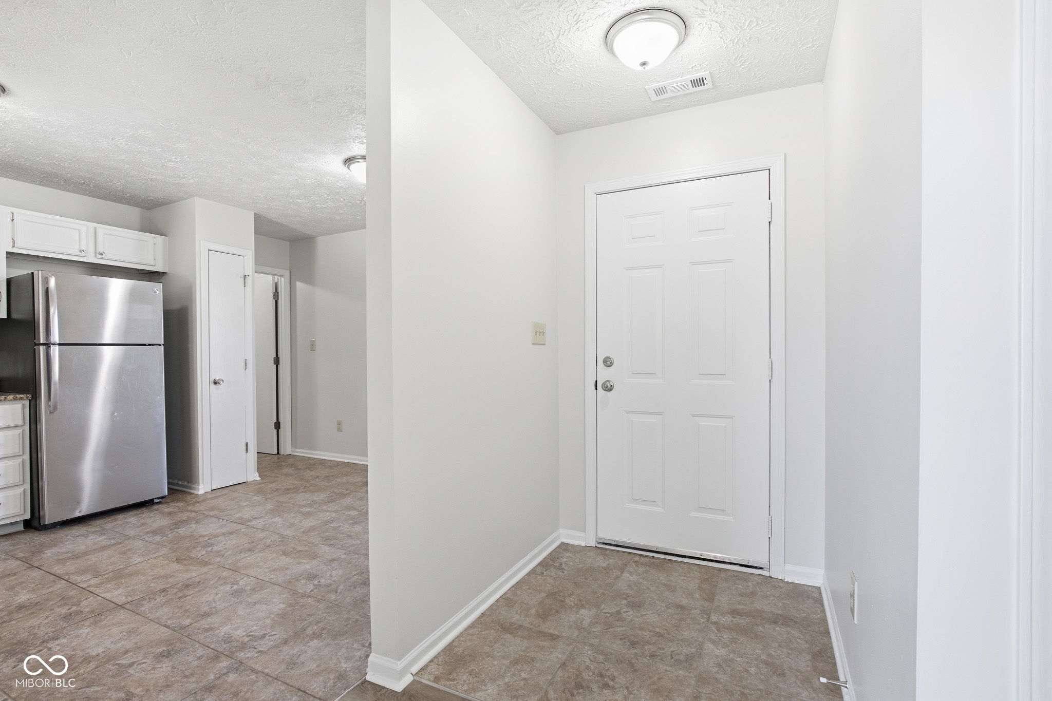 8307 Crestview Circle Avon, IN 46123 - Photo 6 of 40