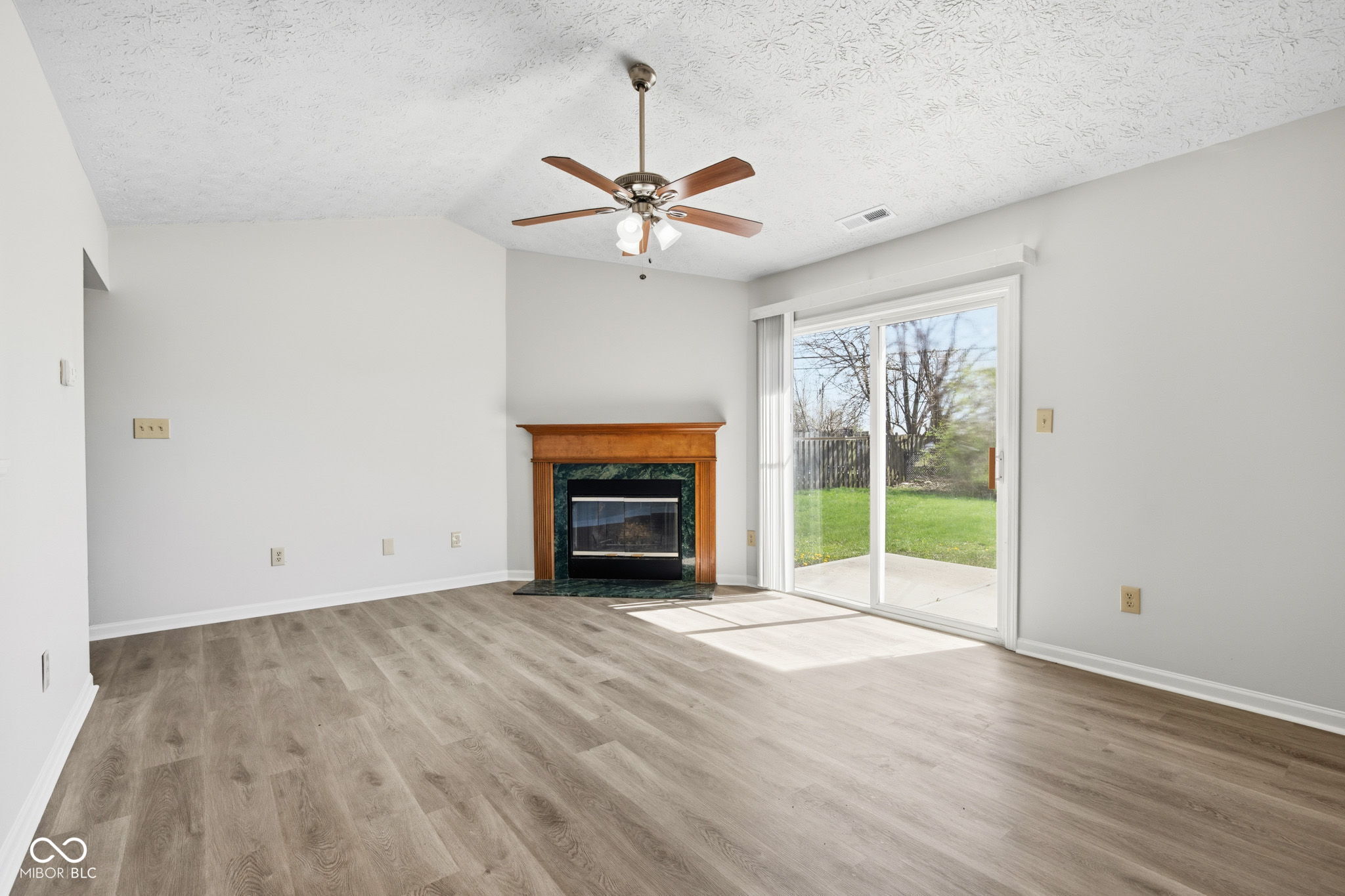 8307 Crestview Circle Avon, IN 46123 - Photo 10 of 40