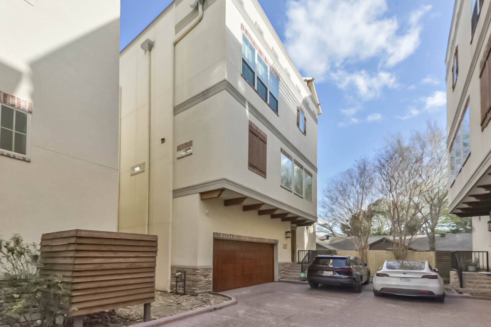 1126 West 16th Street, Unit C Houston, TX 77008 - Photo 3 of 44 a car parked in front of a building