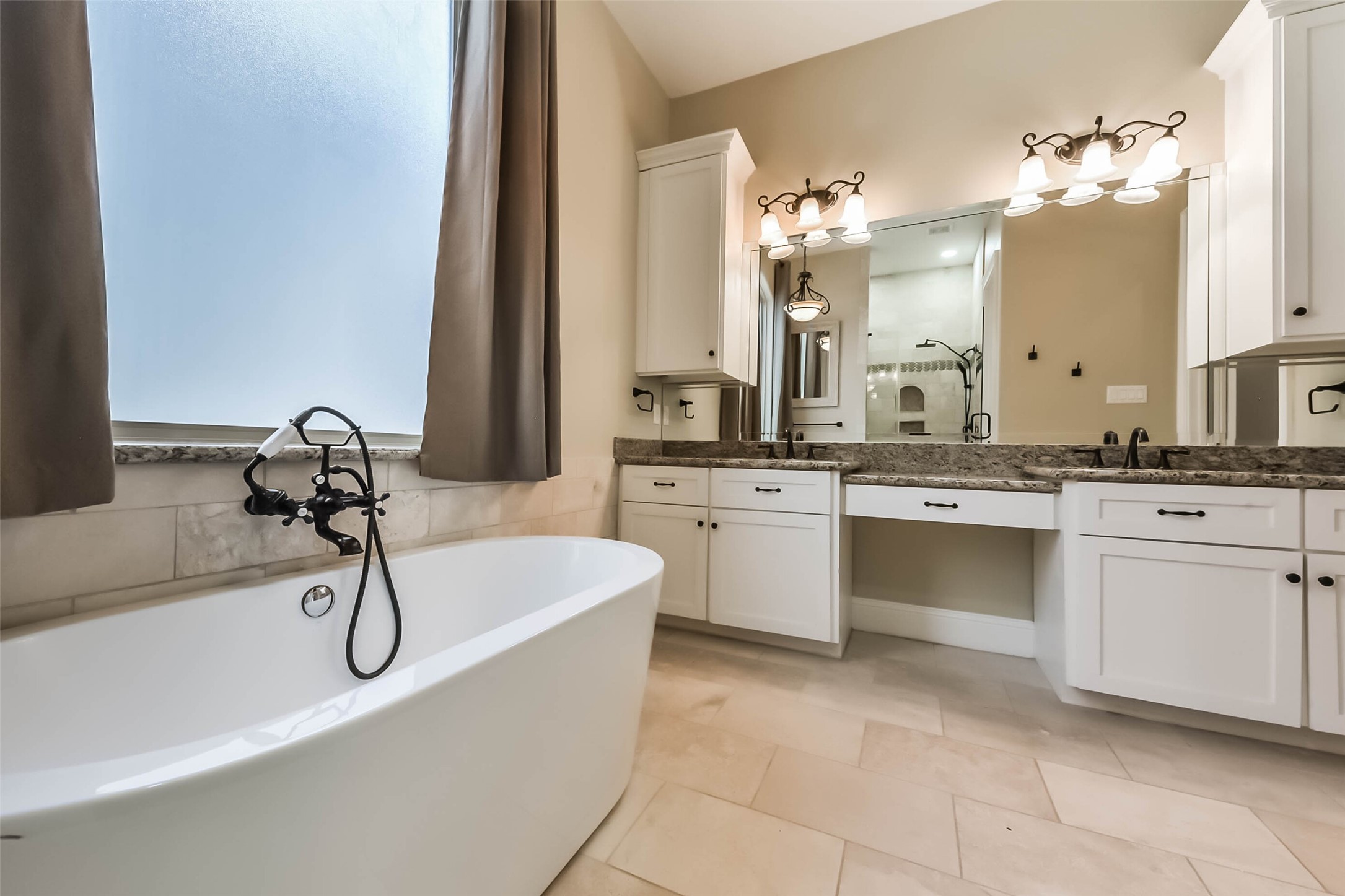 1126 West 16th Street, Unit C Houston, TX 77008 - Photo 33 of 44 a bathroom with a sink and a mirror