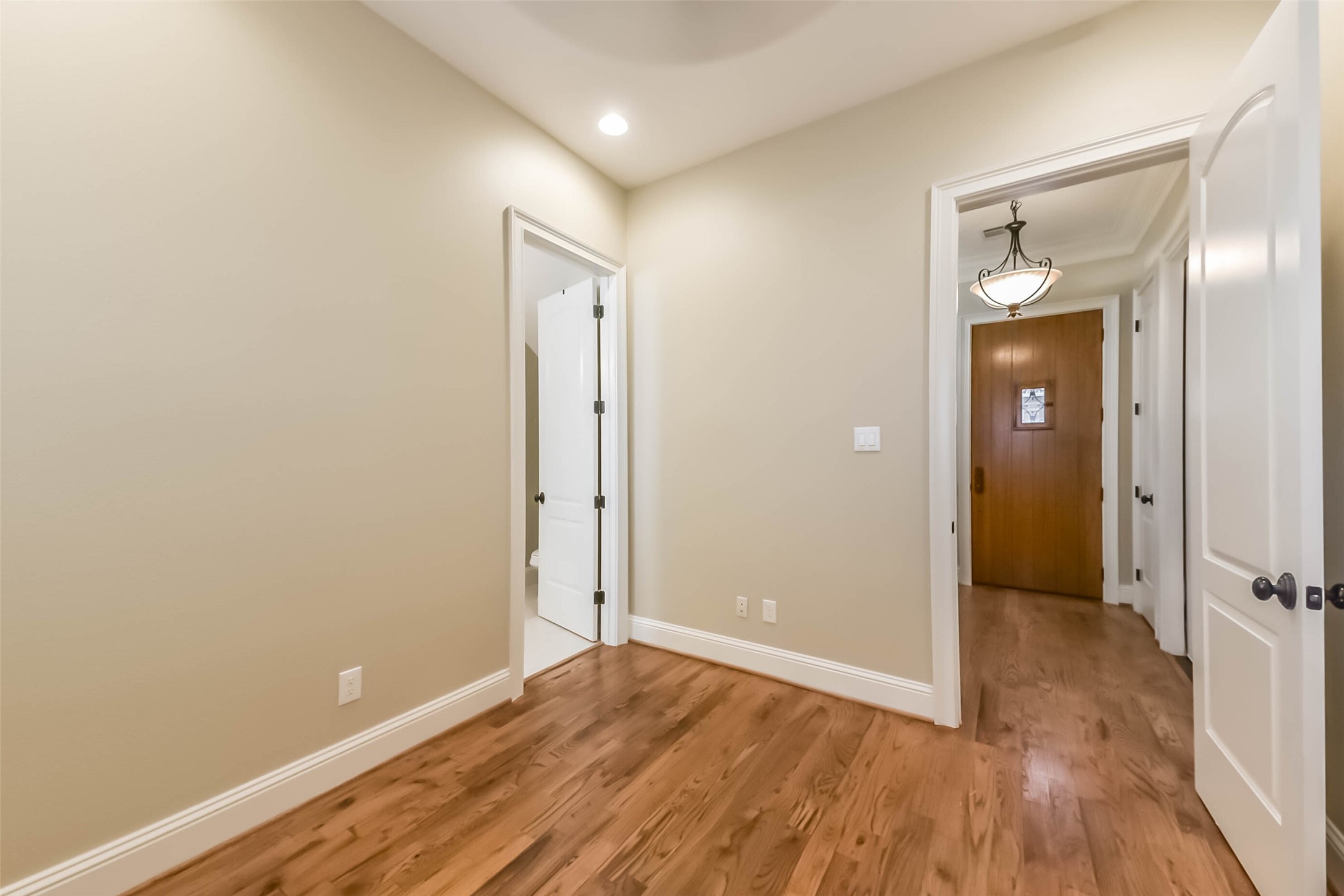 1126 West 16th Street, Unit C Houston, TX 77008 - Photo 9 of 44 wooden floor in a gallery