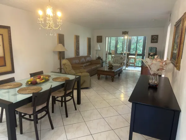 $2,800 | 8960 South Hollybrook Boulevard, Unit 301, Pembroke Pines, FL 33025
