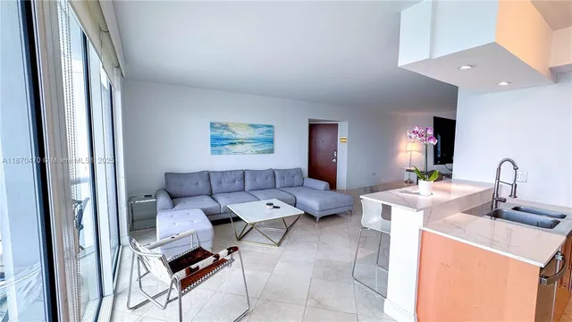 $5,750 | 6365 Collins Avenue, Unit 3811, Miami Beach, FL 33141