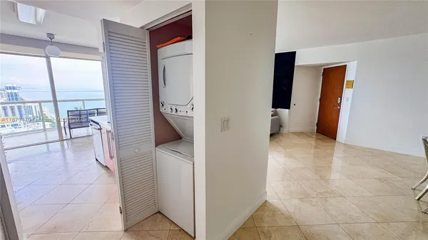 $5,750 | 6365 Collins Avenue, Unit 3811, Miami Beach, FL 33141