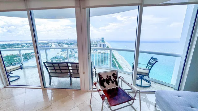 $5,750 | 6365 Collins Avenue, Unit 3811, Miami Beach, FL 33141